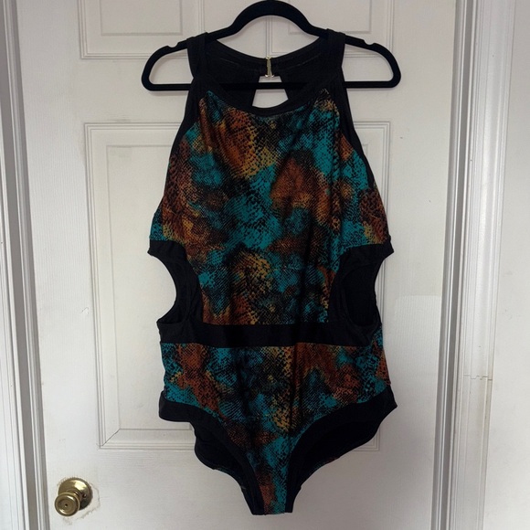 Monif C Monokini One Piece Swimsuit - Picture 2 of 8